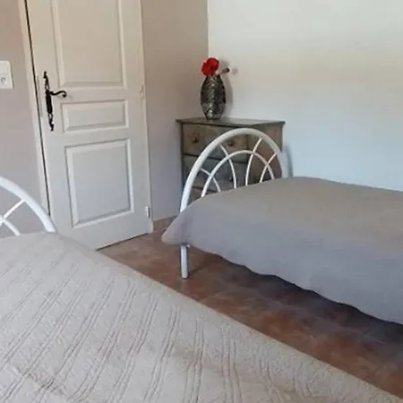 Maison Confortable Avec Jardin à - Fr-1-822-2 *