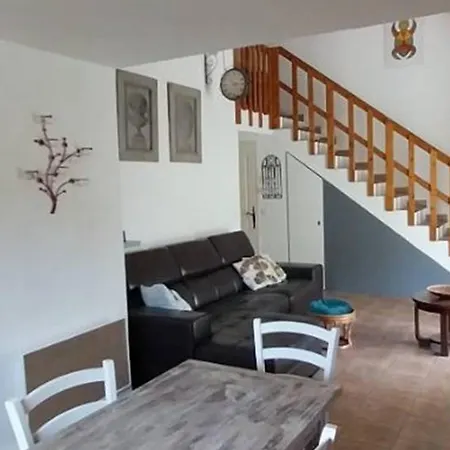 Maison Confortable Avec Jardin à - Fr-1-822-2 Quinson